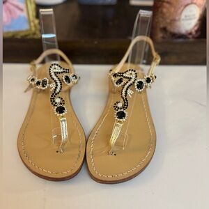 💛🖤 LA BOTTEGA CAPRESE MADE IN ITALY GOLD LEATHER AND CRYSTAL THONG SANDAL.!